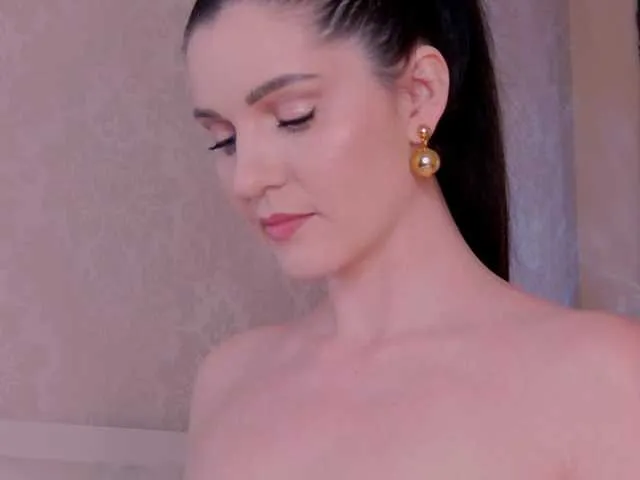 Live sex webcam photo for SeductiveAlya #290378862