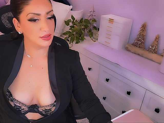 Live sex webcam photo for SeductiveMina #294323902