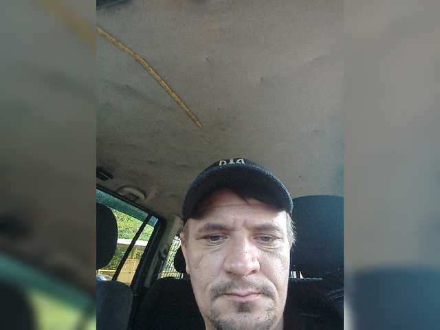 Live sex webcam photo for Seksi19101 #274245374