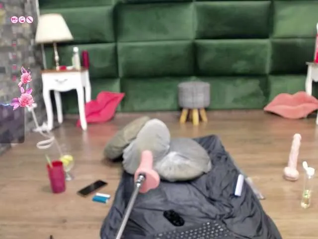 Live sex webcam photo for SelenSummer #291790588