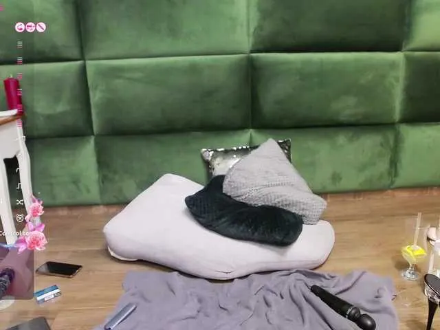 Live sex webcam photo for SelenSummer #292125150