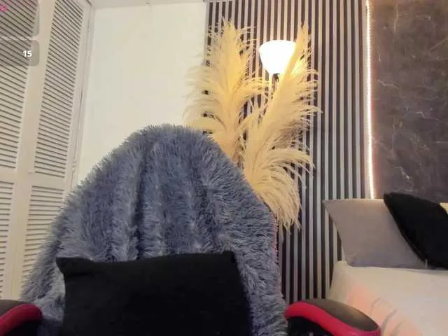 Live sex webcam photo for SelenaAbatti #290391761