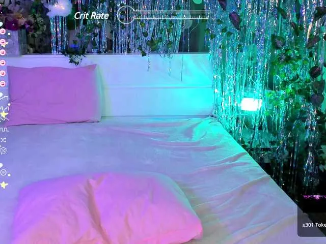Live sex webcam photo for SelenaMiliss #276927267