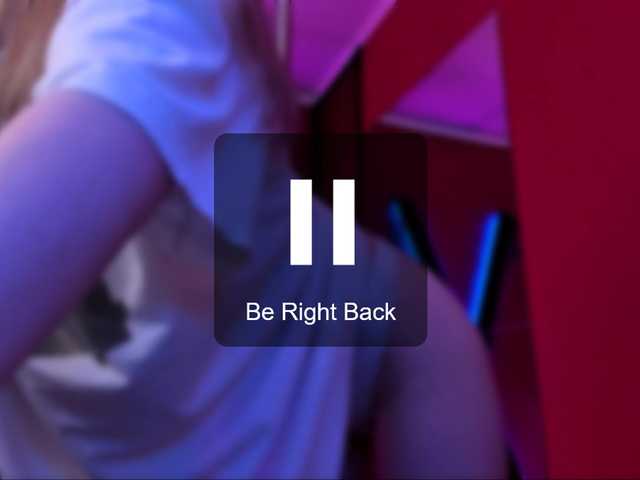 Live sex webcam photo for SelenaMille #275499075