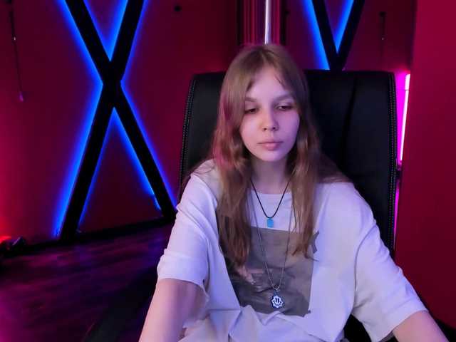 Live sex webcam photo for SelenaMille #275501457