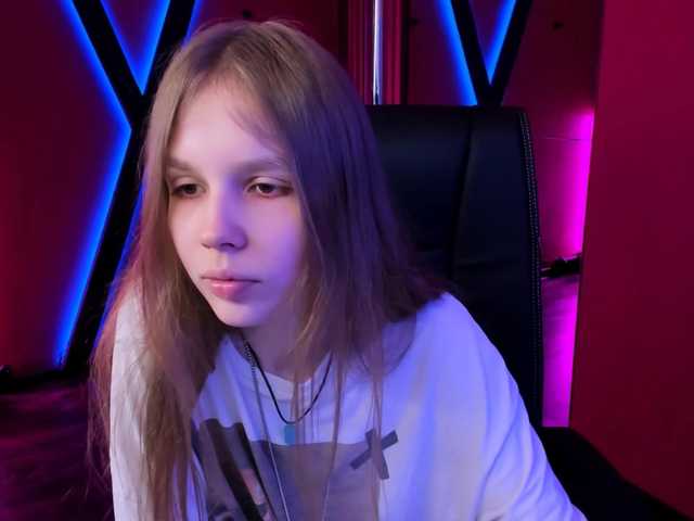 Live sex webcam photo for SelenaMille #275508284