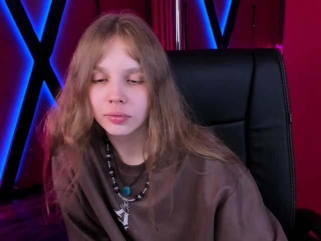 Live sex webcam photo for SelenaMille #275666043