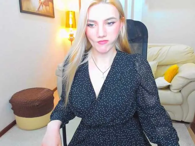 Live sex webcam photo for SelenaMoonlight #277952800