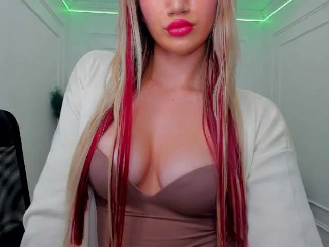 Live sex webcam photo for SelenaMoonlight #291744317