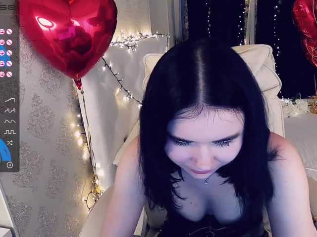 Live sex webcam photo for SelenaMoors #272419756