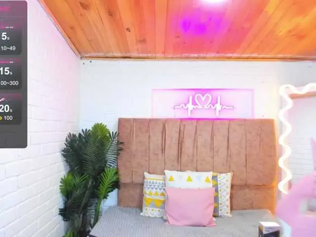 Live sex webcam photo for Selenaa-tay #283187787