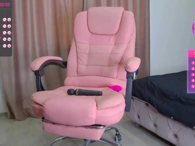Live sex webcam photo for Selenny000 #272436162