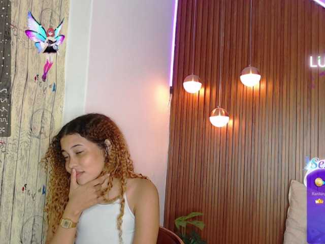 Live sex webcam photo for Selina-kyle #277551400