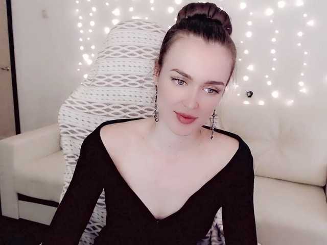 Live sex webcam photo for Sencera #272294211