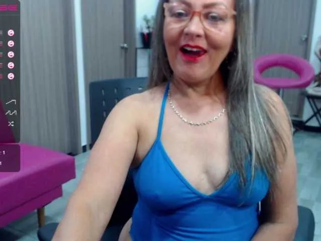 Live sex webcam photo for SensualHotAss #275732127