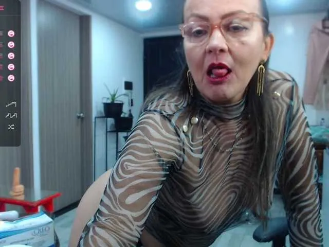 Live sex webcam photo for SensualHotAss #276396939