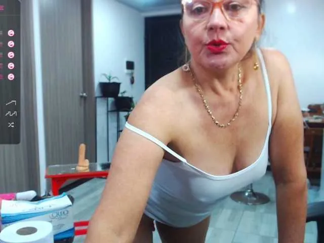 Live sex webcam photo for SensualHotAss #276645764