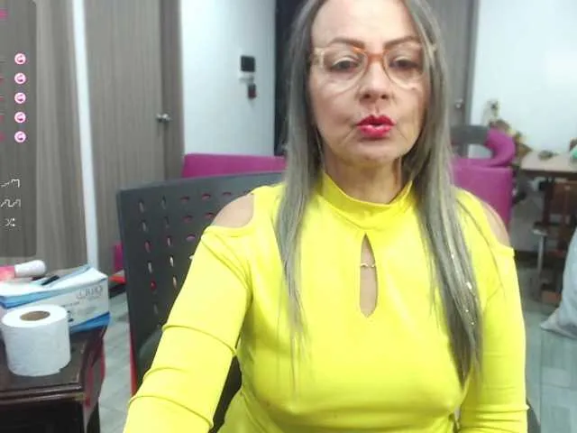 Live sex webcam photo for SensualHotAss #276971860