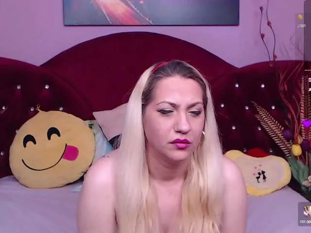 Live sex webcam photo for Sensualass77 #290962309