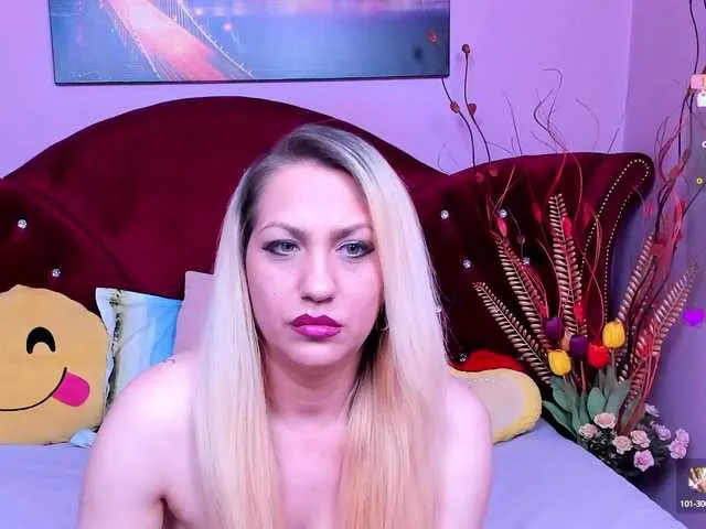 Live sex webcam photo for Sensualass77 #291637728