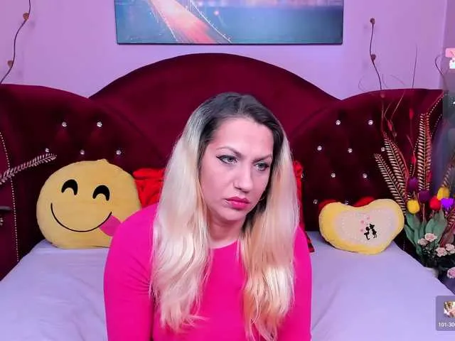 Live sex webcam photo for Sensualass77 #292191184