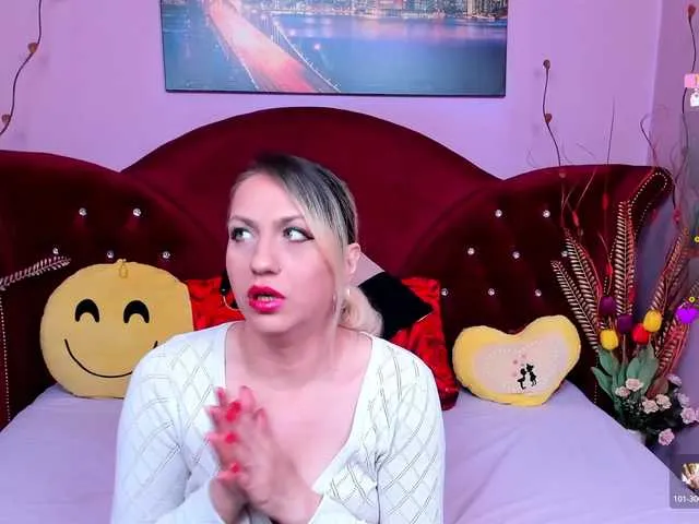 Live sex webcam photo for Sensualass77 #292215473