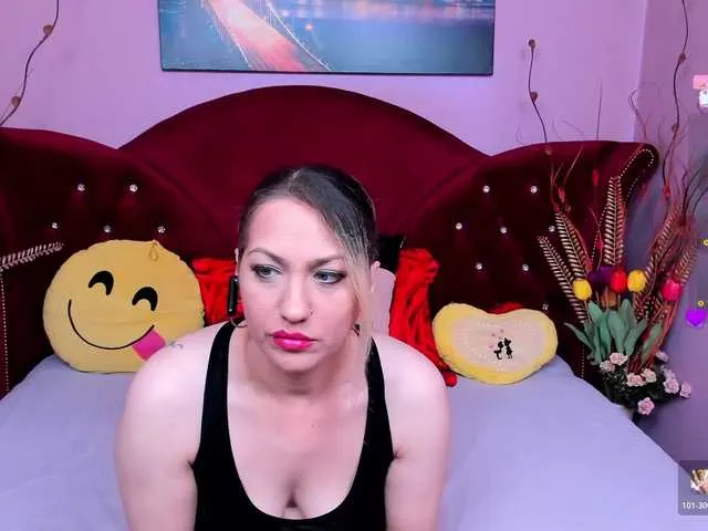 Live sex webcam photo for Sensualass77 #292285066