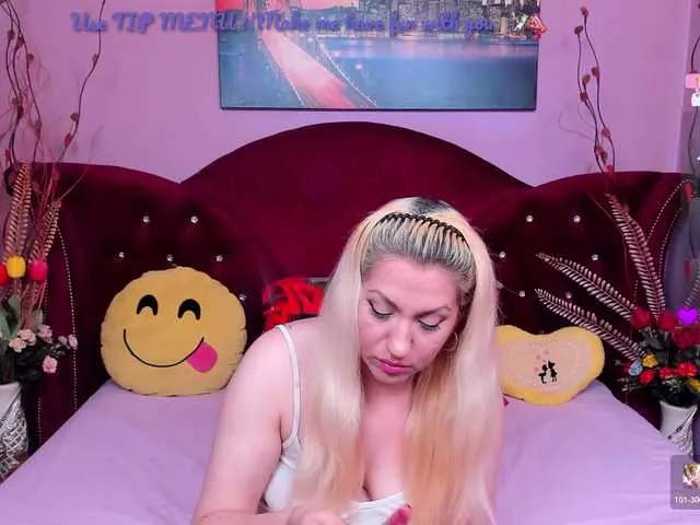 Live sex webcam photo for Sensualass77 #292789400