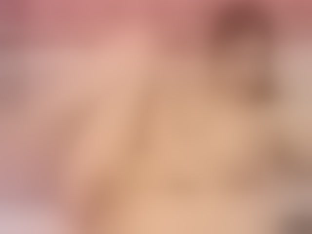 Live sex webcam photo for SerenaWatson #292860058