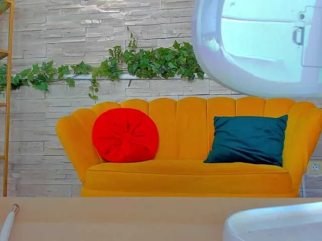 Live sex webcam photo for SerennaNoir #292427766