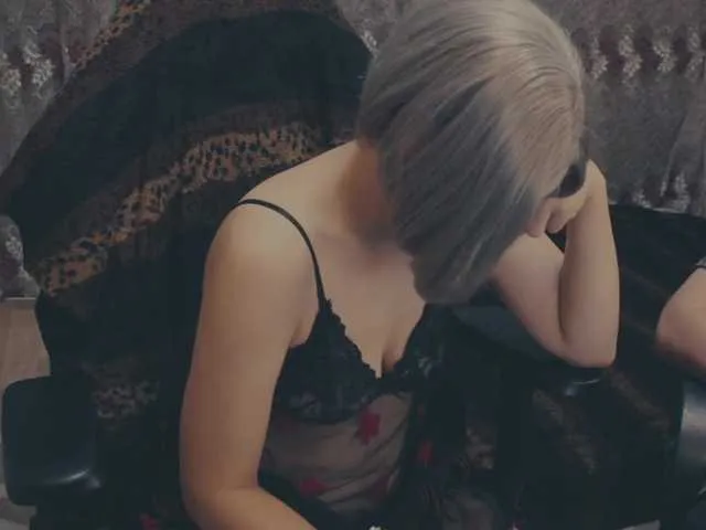 Live sex webcam photo for SexLove12001 #291145306