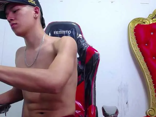 Live sex webcam photo for SexMadBoy #283961860