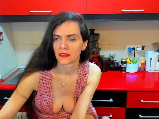 Live sex webcam photo for SexQueen11 #291141550