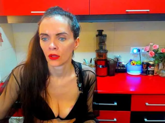 Live sex webcam photo for SexQueen11 #291215963