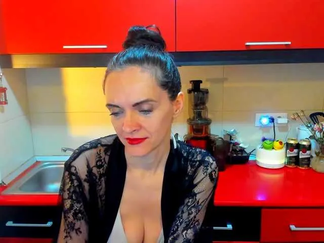 Live sex webcam photo for SexQueen11 #291292304