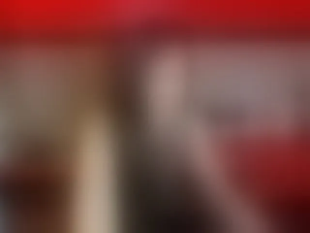 Live sex webcam photo for SexQueen11 #292541586