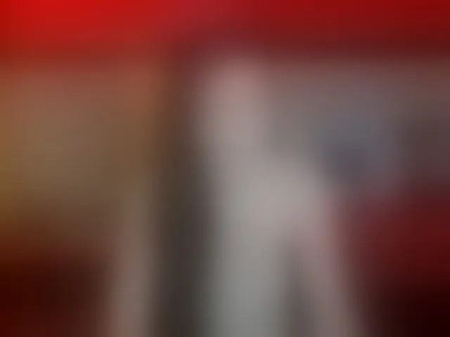 Live sex webcam photo for SexQueen11 #293399859