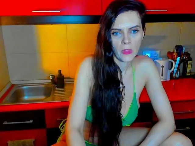 Live sex webcam photo for SexQueen11 #293630163