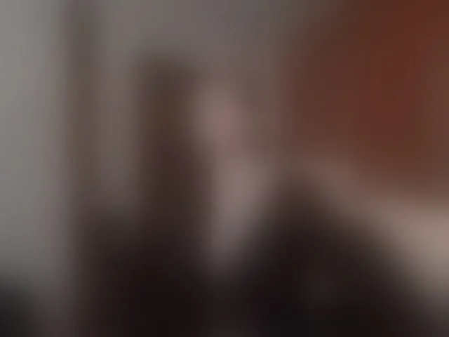 Live sex webcam photo for SexQueen11 #293778875