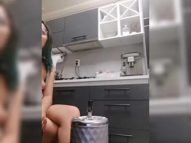 Live sex webcam photo for Sexcouple1989 #290955897