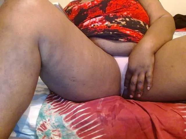 Live sex webcam photo for Sexiemama #291416137
