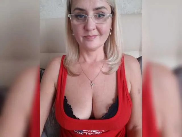 Live sex webcam photo for SexiestJess45 #276508057