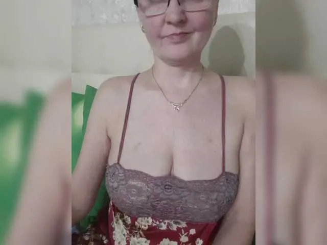 Live sex webcam photo for SexiestJess45 #290363064