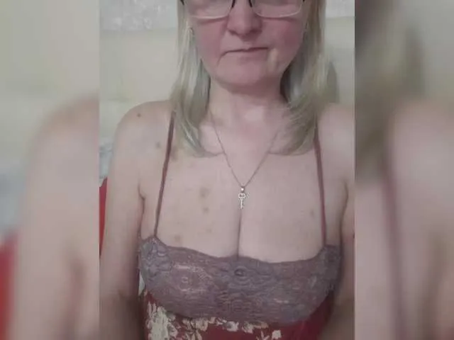 Live sex webcam photo for SexiestJess45 #290856220