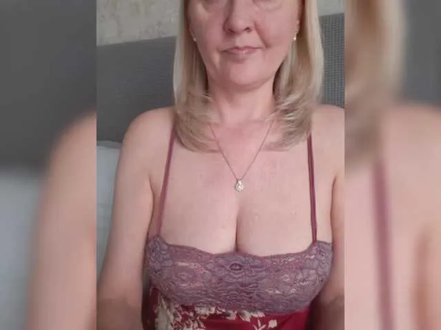 Live sex webcam photo for SexiestJess45 #290937094