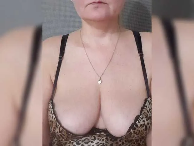 Live sex webcam photo for SexiestJess45 #292436224