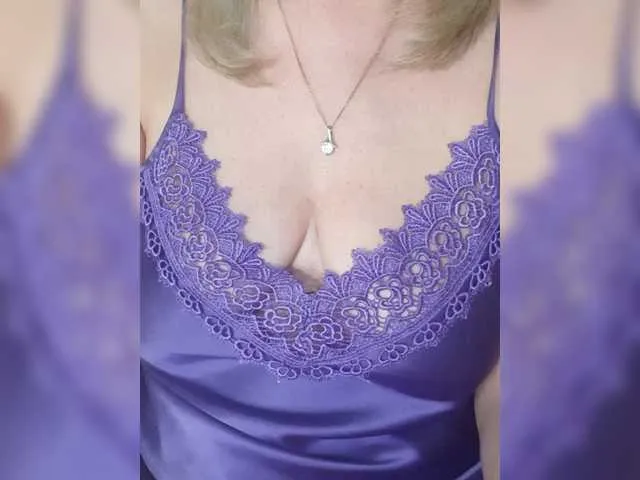Live sex webcam photo for SexiestJess45 #292955472