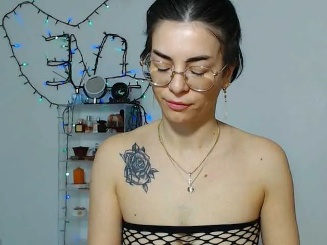 Live sex webcam photo for Sexmilfxx #292657795