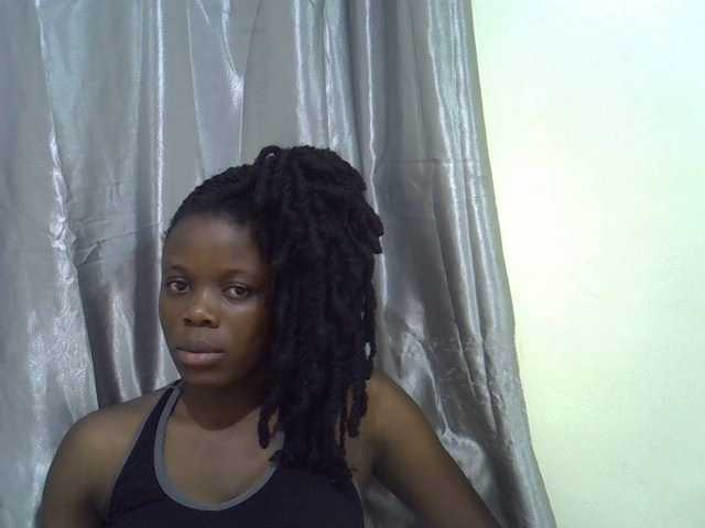 Live sex webcam photo for Sexxiest #292296387