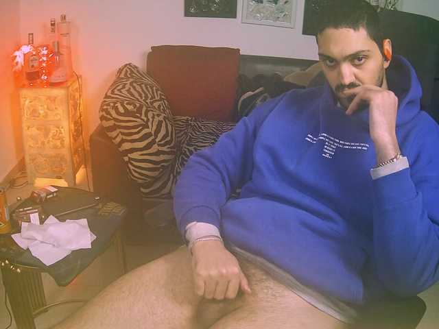 Live sex webcam photo for SexxxyHannan #290241795